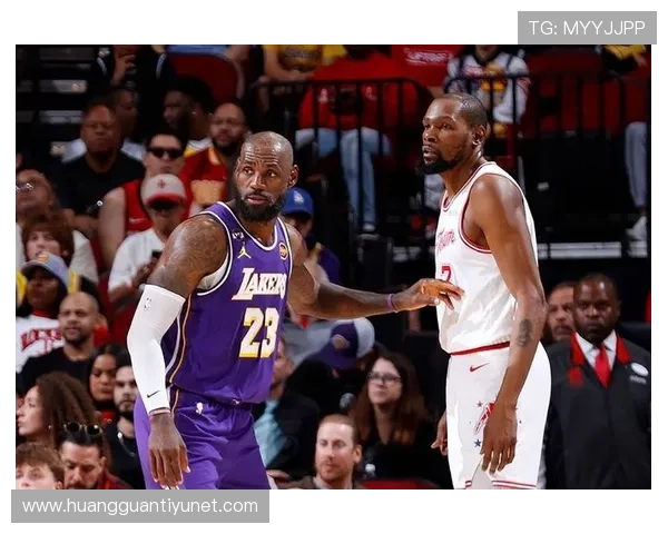 詹姆斯与杜兰特争夺得分王之位 新赛季NBA明星对决即将展开